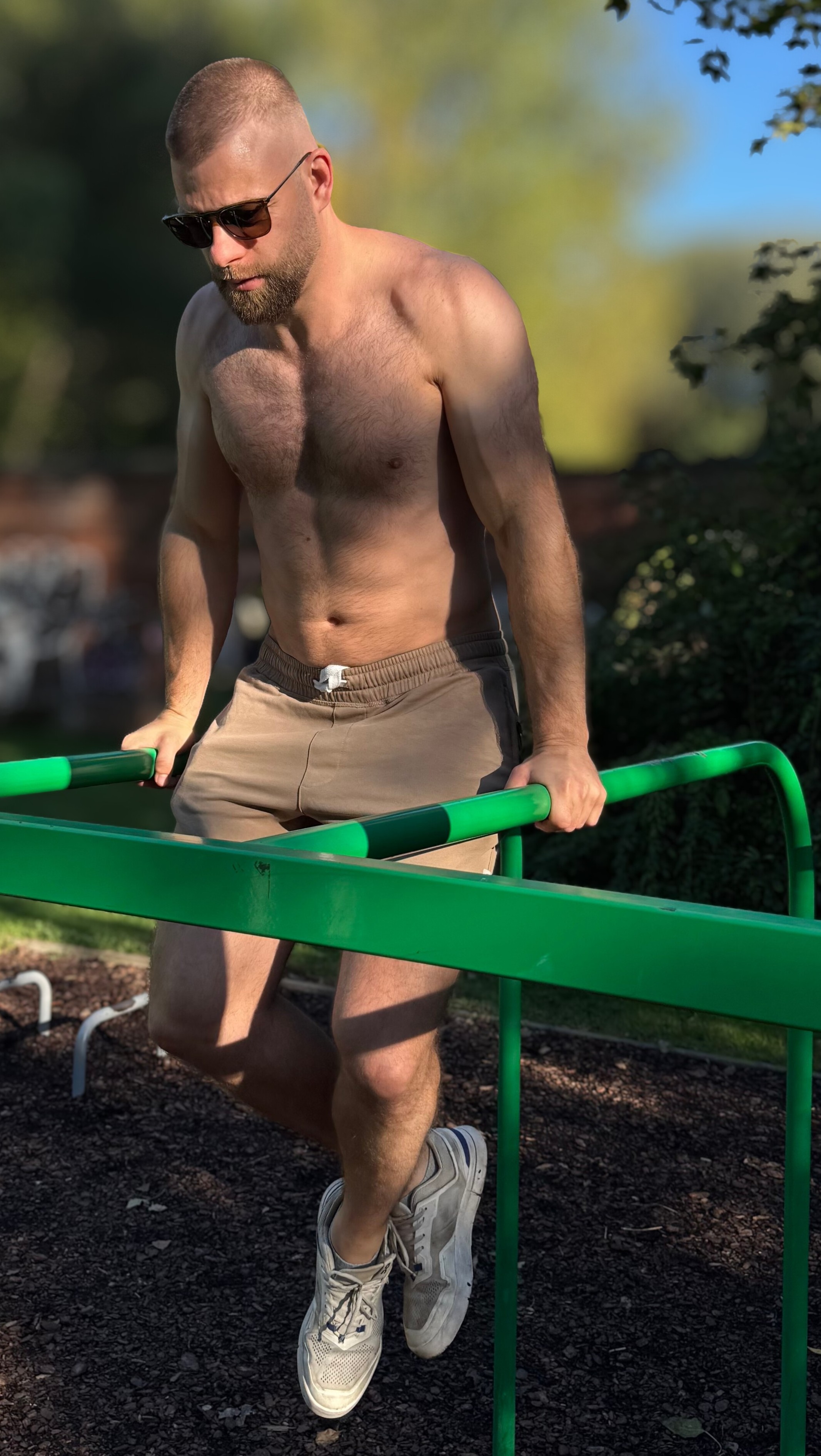 Personal Training mit Bodyweight-Training in Graz – Coach Robert Lang in Aktion